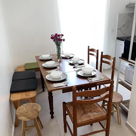 Gæstehus La Desiree, De La Tres Lumineux, Entierement Renovee, 3 Pieces, Climatise, Parking Prive Dans 120m2 De Jardin, Proche ! 3*