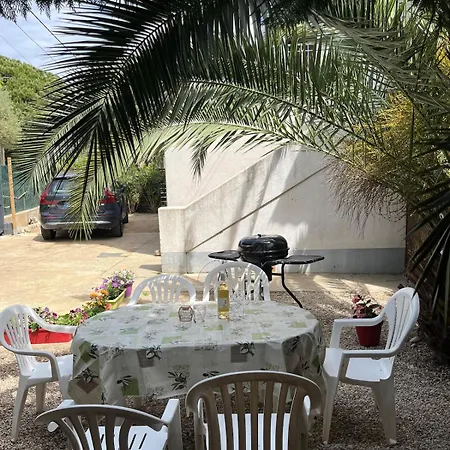 Konukevi La Desiree, De La Tres Lumineux, Entierement Renovee, 3 Pieces, Climatise, Parking Prive Dans 120m2 De Jardin, Proche !
